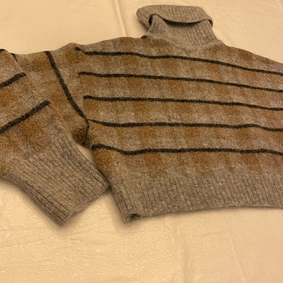 Zara Crop Turtleneck Sweater, L - Picture 5 of 14